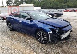 نيسان ماكسيما